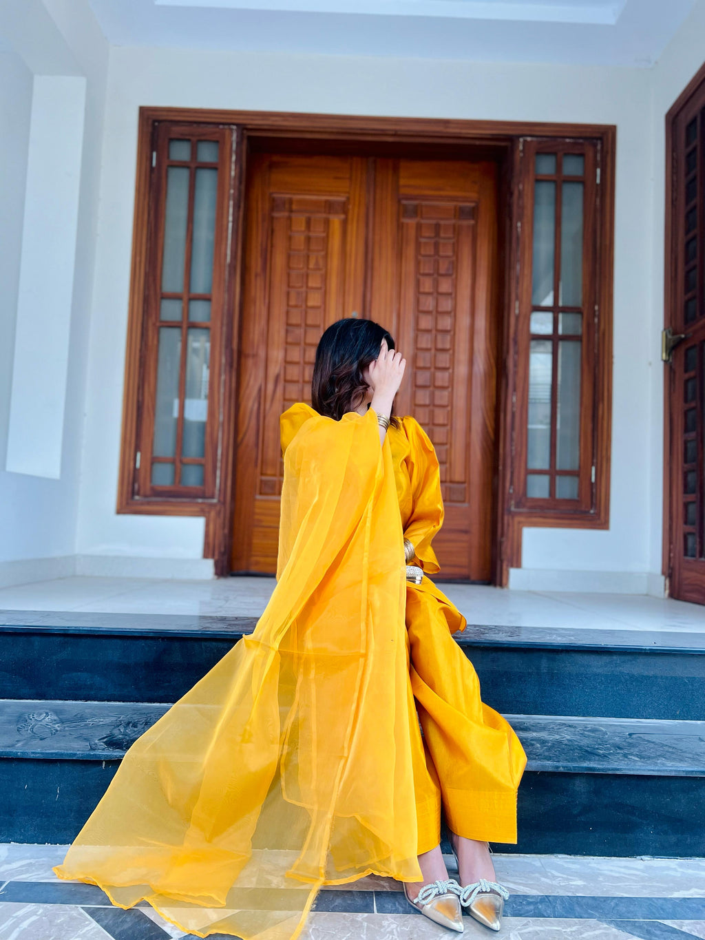 Varda ( Farshi Shalwar )